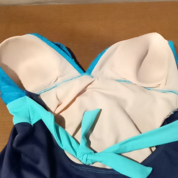 NWOT Woman ISLANDER one piece Swim wear 14. NWOT - Picture 7 of 8